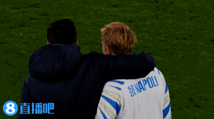 Always a Blue！德布劳内赛后与老队友叙旧，并向球迷鼓掌谢场